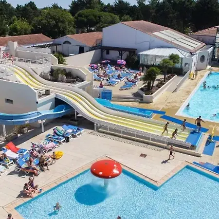 Bungalow Confort A Jean De Monts Avec Piscine Partagee