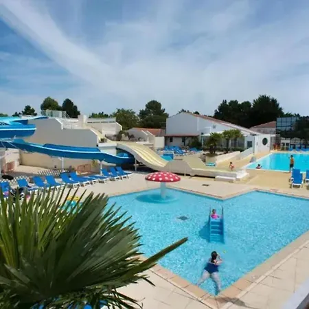 Casa de Férias Bungalow Confort A Jean De Monts Avec Piscine Partagee
