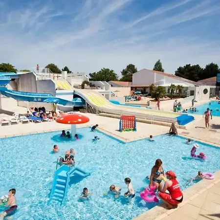 Casa de Férias Bungalow Confort A Jean De Monts Avec Piscine Partagee *